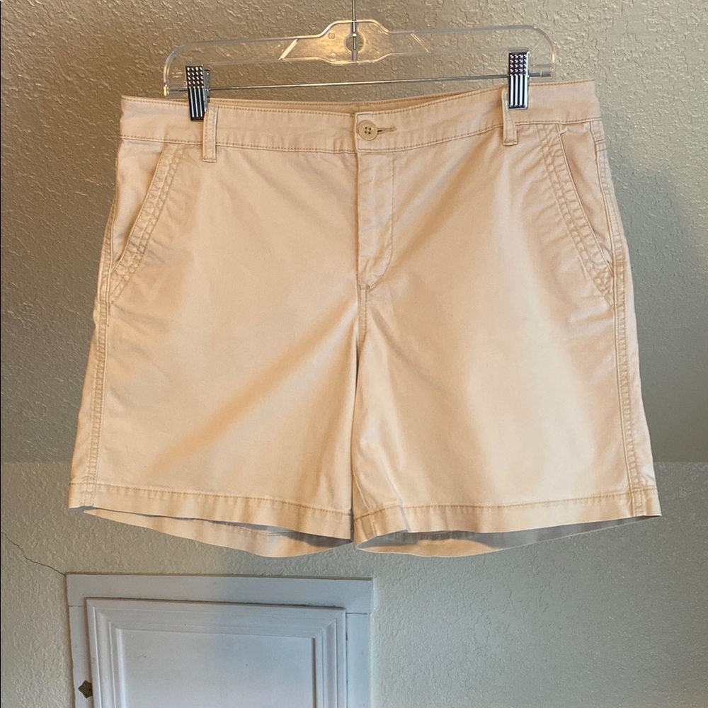 Chaps women’s size 10 shorts.